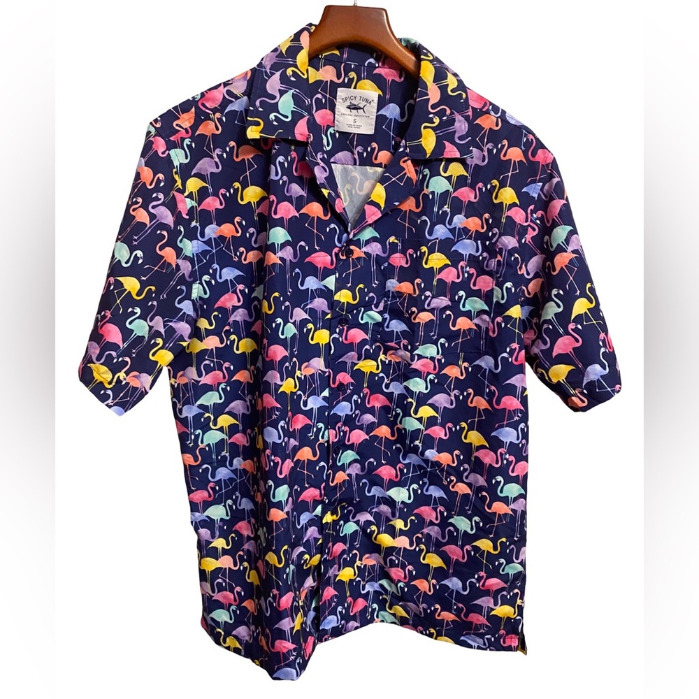 Spicy Tuna Flamingo Hawaiian Short Sleeve Button Up Size Small 100% Polyester